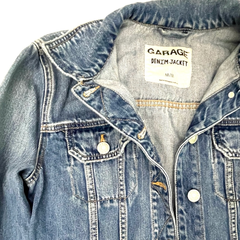 Cropped jean jacket. - Picture 4 of 4
